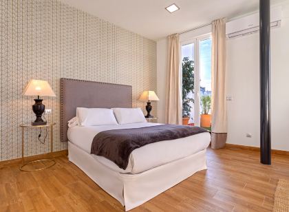 Design penthouse with private terrace and views. Recaredo XII