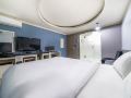 new-seven-hotel