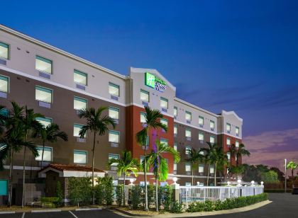 Holiday Inn Express & Suites Pembroke Pines-Sheridan ST