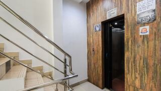 oyo-8429-hotel-raj