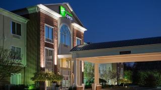 holiday-inn-express-and-suites-youngstown-n-warren-niles