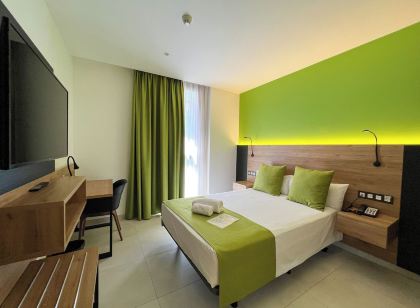 Hotel MG Poniente