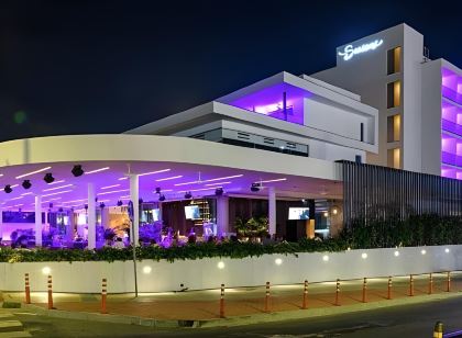 Seasons Hotel (Adults Only)