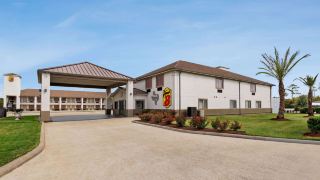 super-8-by-wyndham-houston-dtwn-i-610