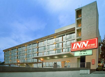 인 앳 더 컨벤션 센터