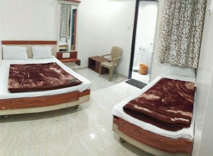 Hotel Dwarka Nilayam