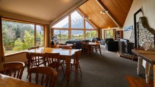 aoraki-mount-cook-alpine-lodge