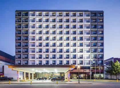 Doubletree by Hilton Huntington