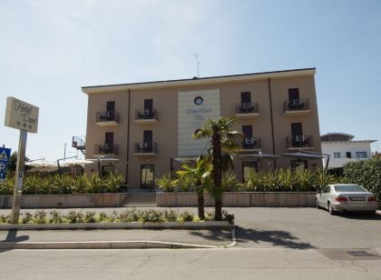 Hotel Dori