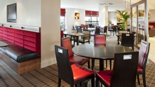 holiday-inn-express-glasgow-airport