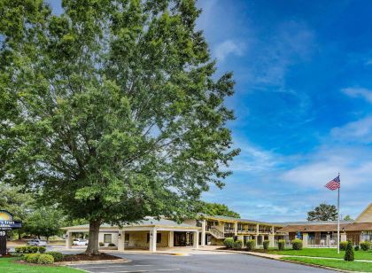 Days Inn & Suites by Wyndham Williamsburg Colonial