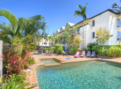 Cairns Queenslander Hotel & Apartments