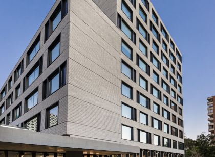 Ola Santiago Providencia, Tapestry Collection by Hilton