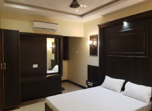 Chakravarthi Inn
