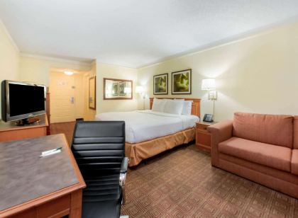 La Quinta Inn & Suites by Wyndham Ft Lauderdale Cypress Cr
