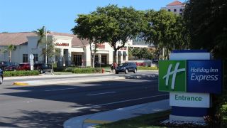 holiday-inn-express-cruise-airport-an-ihg-hotel