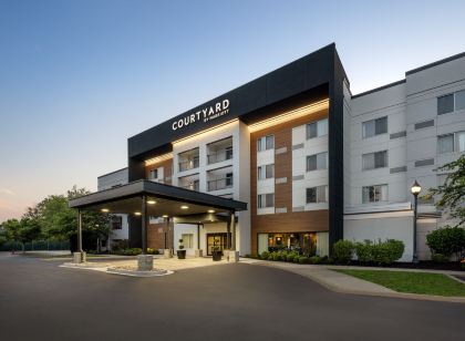 Courtyard Edison Woodbridge