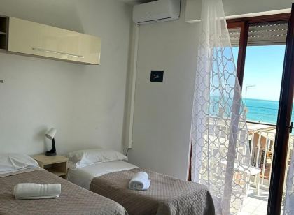 Lora Hotel