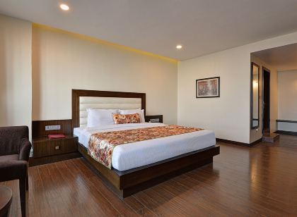 Summit Montana Suites & Spa at Mall