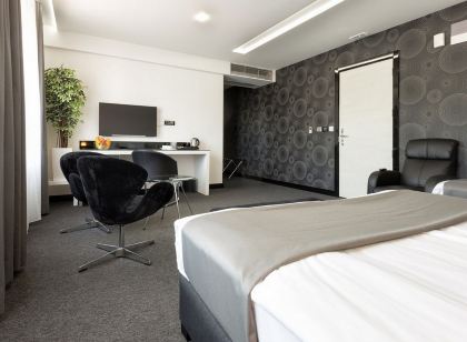 Nova City Garni Hotel Signature Collection