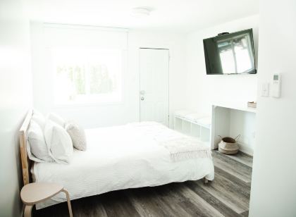 Naramata Courtyard Suites