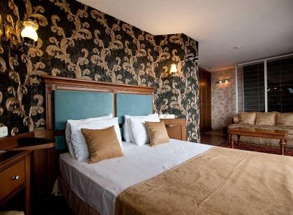 Artefes Hotel Old City