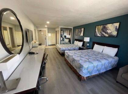 Portside Inn & Suites