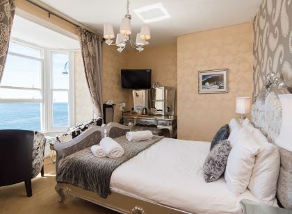 Gwesty'r Marine Hotel & Spa