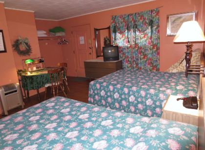 Four Seasons Motel
