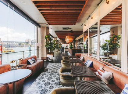 Pullman Quay Grand Sydney Harbour