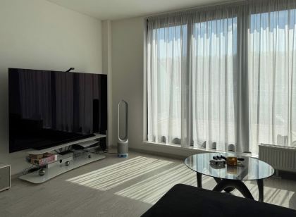 2 Bed Apartment Sleeps 6 - Free Parking - Pets