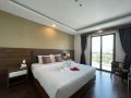 night-sea-hotel
