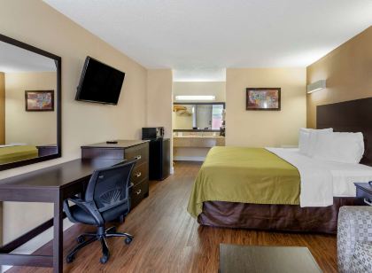Econo Lodge Civic Center