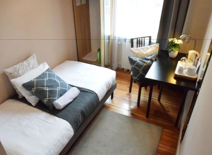 Blooms Inn & Apartments