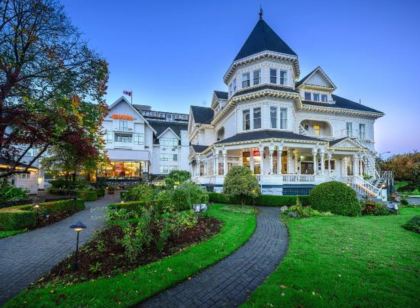 Huntingdon Hotel and Suites