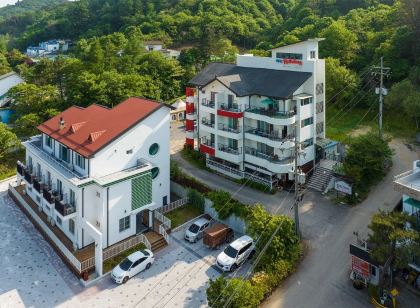 강촌홀리데이펜션