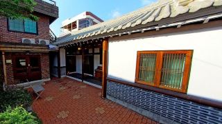 jeonju-namugeuneul-and-geunsoonae-chogajip