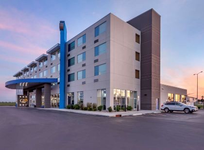 GLo Best Western Dawley Farms in Sioux Falls
