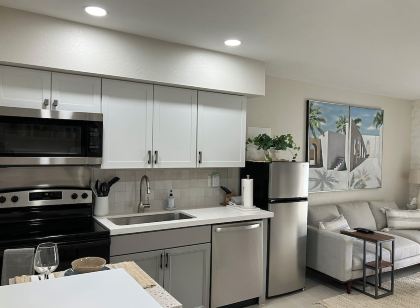 Newly Remodeled Condo walking distance to The Gardens @ El Paseo to shop & dine.