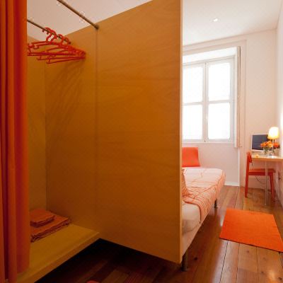Traditional Double Room With Shared Bathroom Traditional Double Room With Shared Bathroom Porto Lounge Hostel & Guesthouse Promo Code