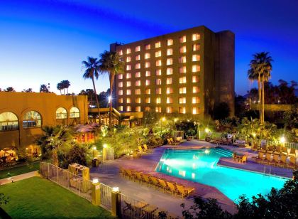 DoubleTree by Hilton Tucson- Reid Park