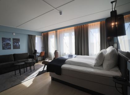 Home Hotel 1624