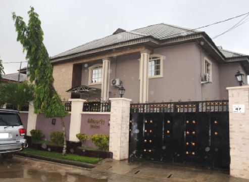 Albert Suites