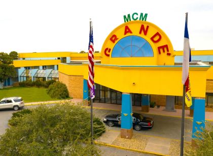 Mcm Grande Hotel FunDome Odessa
