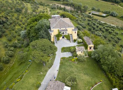 瑟拉古伊門塔城堡飯店