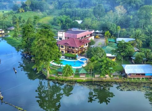 Sunrise Garden Lake Resort
