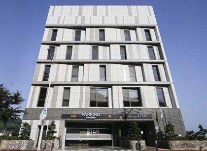 Rian Hotel