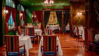 holiday-inn-hotel-french-quarter-chateau-lemoyne-an-ihg-hotel