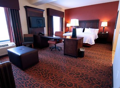 햄프턴 인 & 스위트 그랜드 포크스