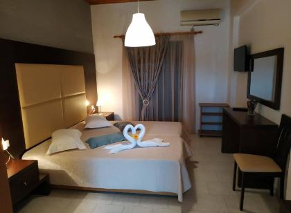 Eleni's Garden & Castello Suites